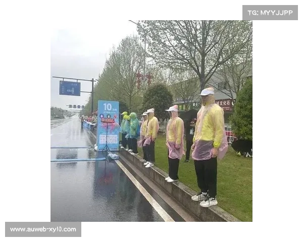 赛事志愿者热情服务，保障活动顺利运行